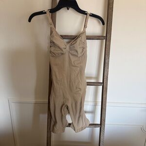 Skims Shapewear Mid Thigh Bodysuit